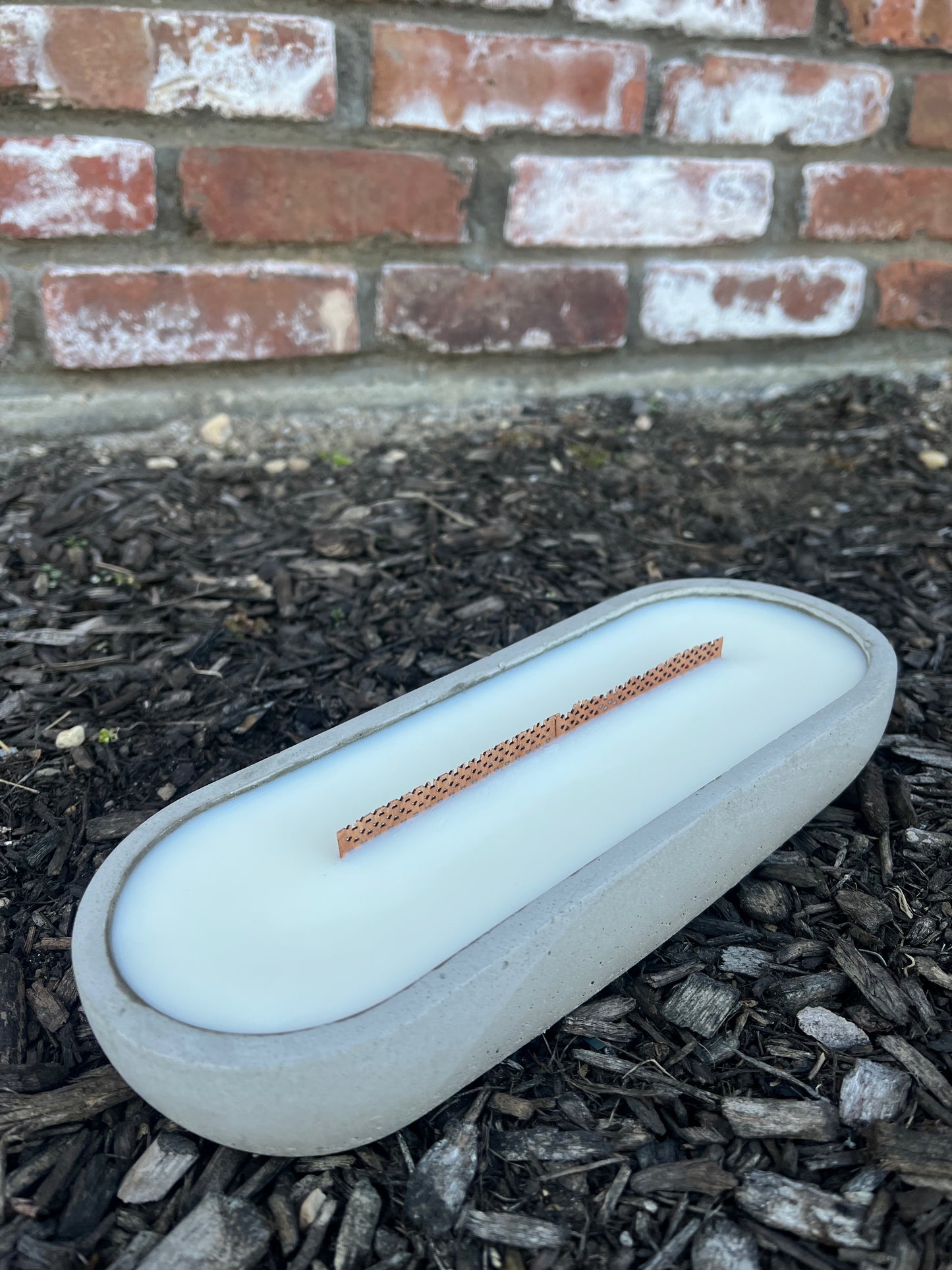 Long woodwick ceramic candle