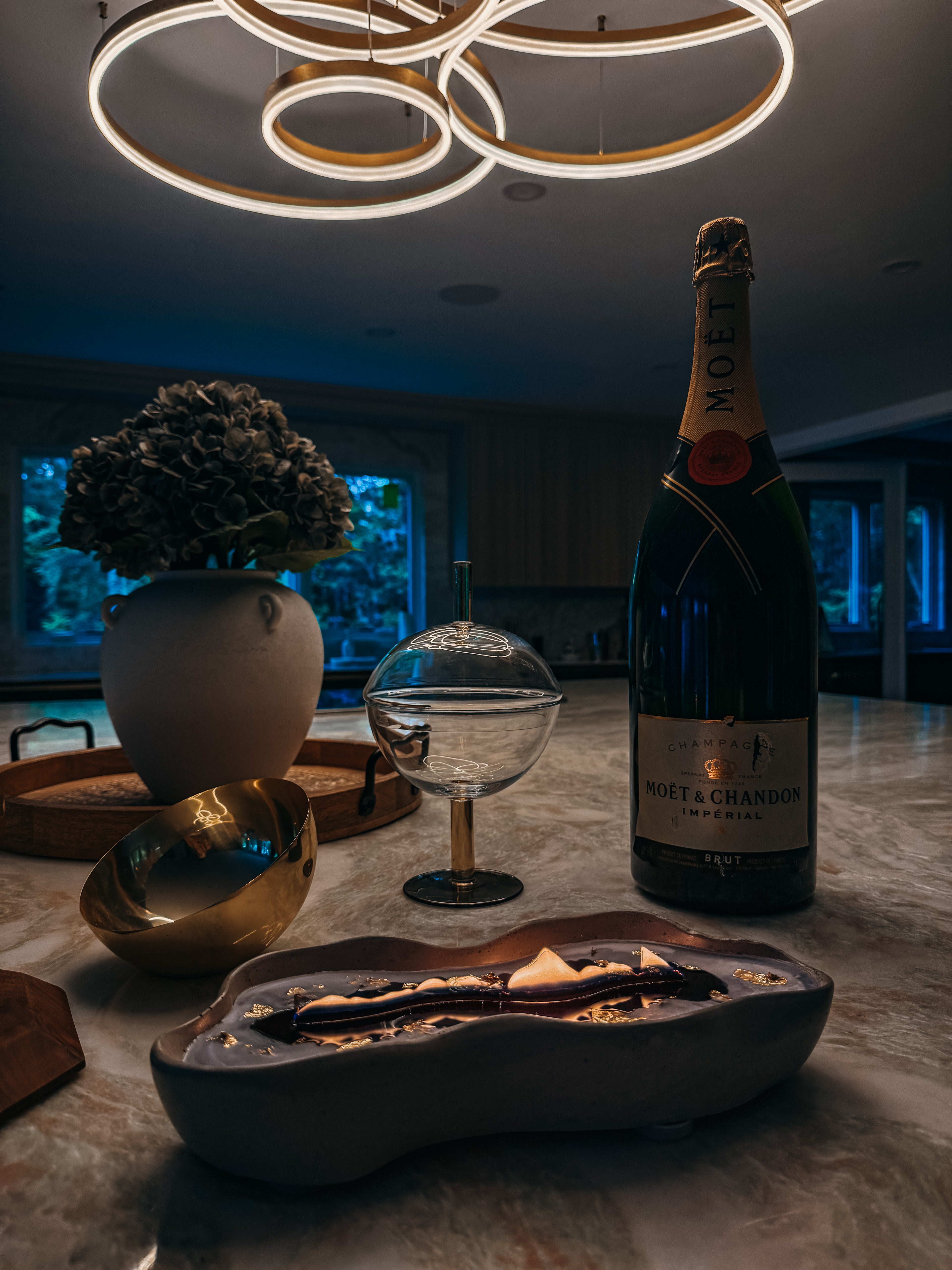 Black & Gold Irregular Long Woodwick Ceramic Candle